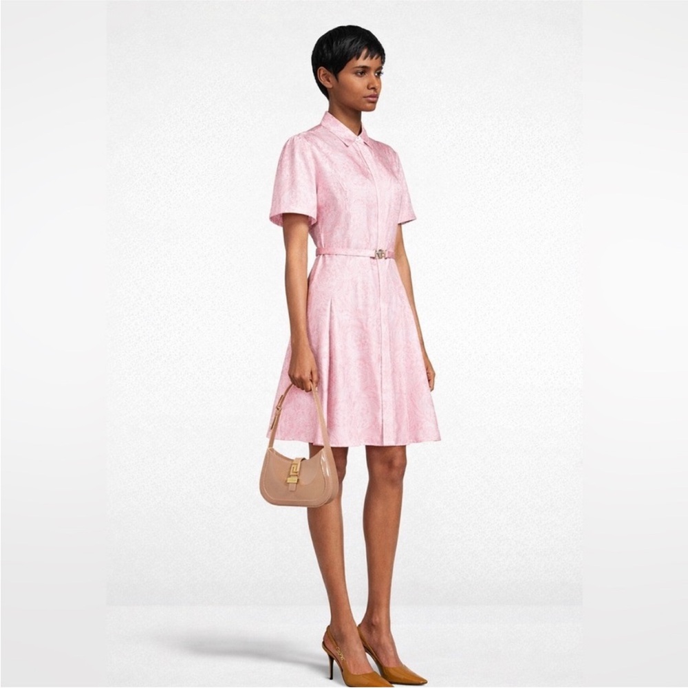 Versace baroque print Pink
Belted Shirt Dress.